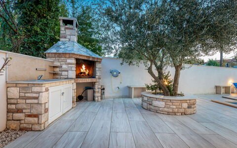 Villa Ricardo: Flagstone, Composite Material, Garden, Shade, Tile, Outdoor Furniture, Concrete, Patio, Landscaping, Backyard
