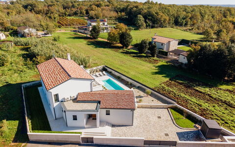 Nina: Swimming Pool, Residential Area, Architecture, House, Home, Roof, Composite Material, Estate, Villa, Suburb