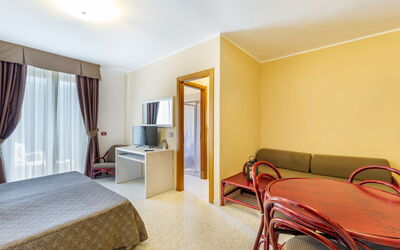 Accommodation:&nbsp;Rina Sea Apartments 600.1