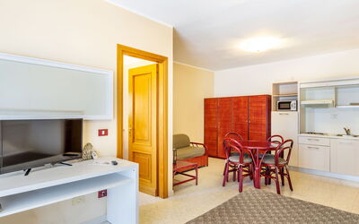 Accommodation:&nbsp;Rina Sea Apartments 600.1
