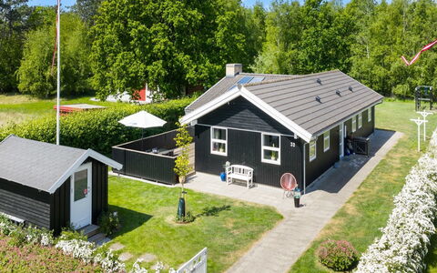Merrit - 280M from the Sea: House, Roof, Home, Residential Area, Cottage, Estate, Landscaping, Garden, Lawn, Suburb