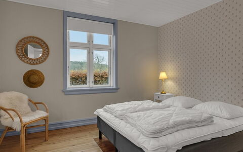 Hanni - 600M from the Sea: Interior Design, Bed, Bedroom, Floor, Flooring, Wall, Bedding, Wood, Ceiling, Bed Sheet