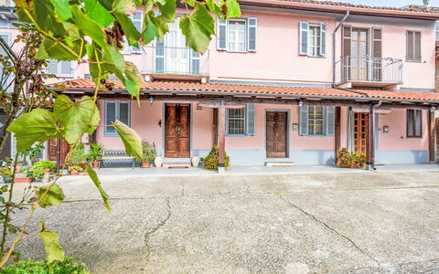 Penango 200: Home, Door, Balcony, Houseplant, Awning, Flowerpot