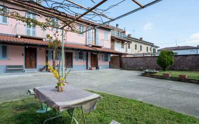 Penango 200: Residential Area, Home, House, Door, Apartment, Suburb, Balcony, Courtyard, Yard, Driveway