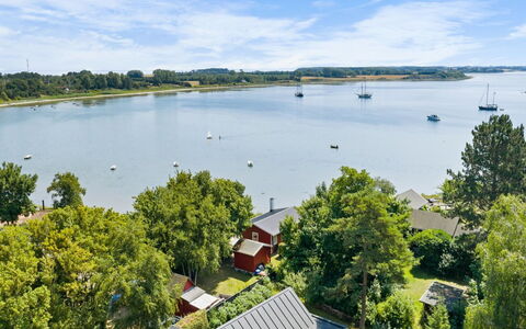 Rajna - 30M from the Sea: Water, Body Of Water, Boat, Watercraft, Waterway, Coastal And Oceanic Landforms, Coast, Watercourse, Bank, Lake