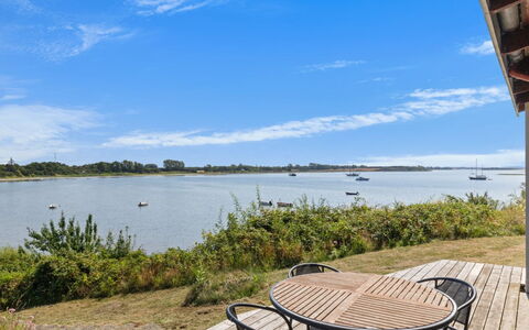 Rajna - 30M from the Sea: Water, Coastal And Oceanic Landforms, Coast, Shore, Lake, Sound, Tropics, Bay, Eco Hotel, Resort