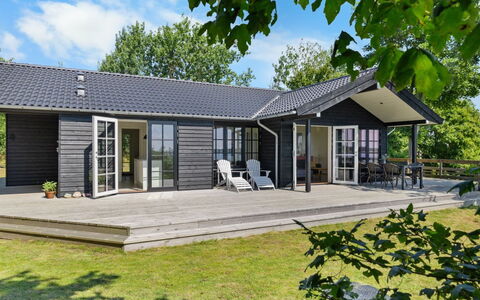 Edvardsine - 40M from the Sea: Blue, Cottage, House, Home, Farmhouse, Estate, Siding