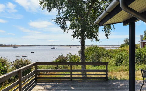 Edvardsine - 40M from the Sea: Blue, Cottage, House, Home, Farmhouse, Estate, Siding