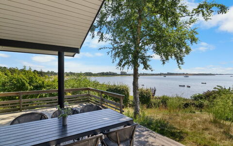 Edvardsine - 40M from the Sea: Blue, Cottage, House, Home, Farmhouse, Estate, Siding