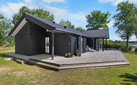 Edvardsine - 40M from the Sea: Blue, Cottage, House, Home, Farmhouse, Estate, Siding