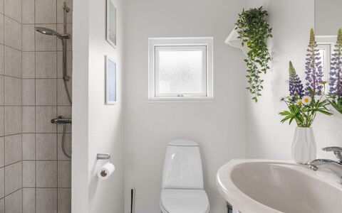 Moa - 350M from the Sea: Toilet Seat, Bathroom, Toilet, Plumbing Fixture, Interior Design, Wall, Flooring, Floor, White, Sink