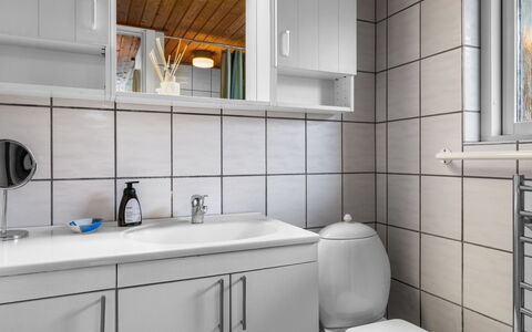 Nedelko - 20M from the Sea: Sink, Plumbing Fixture, Wall, Bathroom Sink, Flooring, Interior Design, Bathroom, Floor, Tap, Bathroom Cabinet