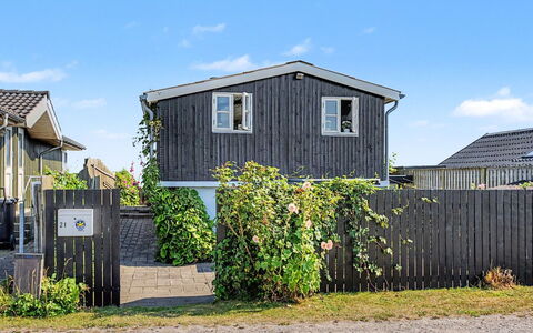 Nedelko - 20M from the Sea: House, Roof, Residential Area, Home, Architecture, Land Lot, Cottage, Siding, Garden, Suburb