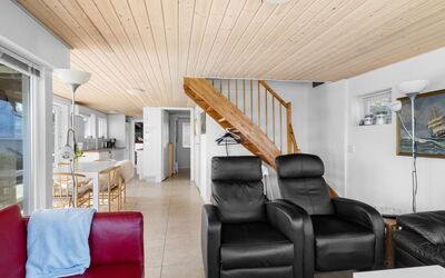 Yngvy - 10M from the Sea