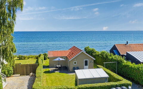 Astrath - 10M from the Sea: Sea, Cottage, Coast, Ocean, Estate, Shore, Landscaping, Bay, Tropics