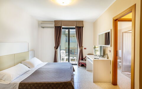 Accommodation:&nbsp;Mono 2