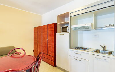 Accommodation:&nbsp;Mono 2