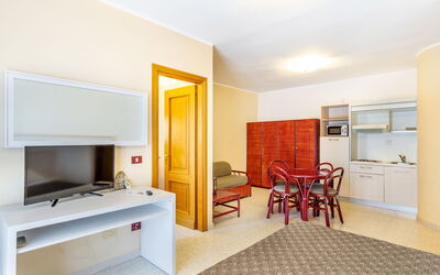 Accommodation:&nbsp;Mono 2