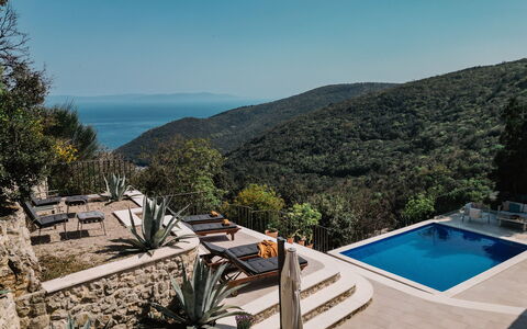 Villa Bogijeva Cliff House, Stunning View: Resort, Swimming Pool, Coast, Eco Hotel, Outdoor Furniture, Tropics, Vacation, Resort Town, Villa, Balcony