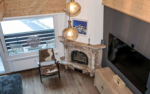 Chez Gredia: Wood, Furniture, Interior Design, Flooring, Home, Room, Living Room, Floor, Hearth, Ceiling