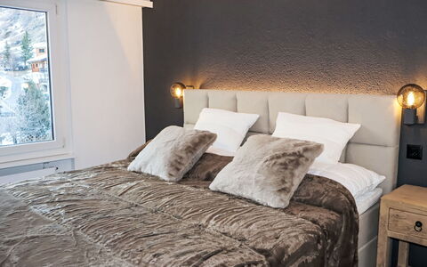 Chez Gredia: Bed, Furniture, Bedding, Interior Design, Bedroom, Bed Sheet, Wall, Flooring, Linens, Floor