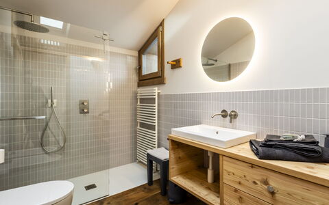 Planta Apartment: Bathroom, Plumbing Fixture, Interior Design, Flooring, Floor, Sink, Bathroom Sink, Bathroom Cabinet, Tap, Ceiling