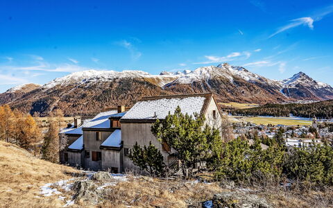 Chesa la Drosa Ab: Mountain, Mountainous Landforms, Snow, Winter, Mountain Range, Hill, Highland, Landscape, Glacial Landform, Ridge