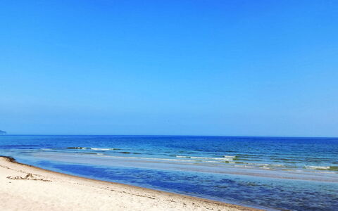 Bungalow 33: Blue, Water, Water Resources, Beach, Body Of Water, Natural Environment, Horizon, Coast, Sea