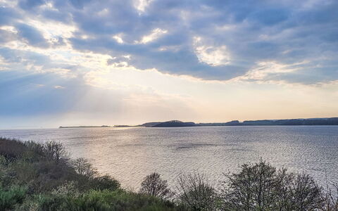 Bungalow 33: Sky, Blue, Water Resources, Water, Horizon, Body Of Water, Cloud, Nature, Natural Landscape