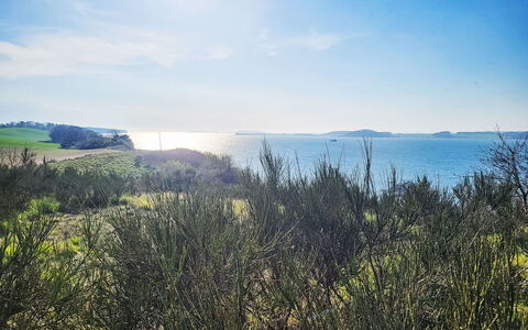 Bungalow 33: Sky, Blue, Water, Green, Grass, Vegetation, Natural Landscape, Horizon, Ecoregion