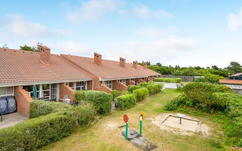 Melle - 500M from the Sea: Roof, House, Home, Cottage, Door, Siding, Deck, Porch, Plank, Hardwood