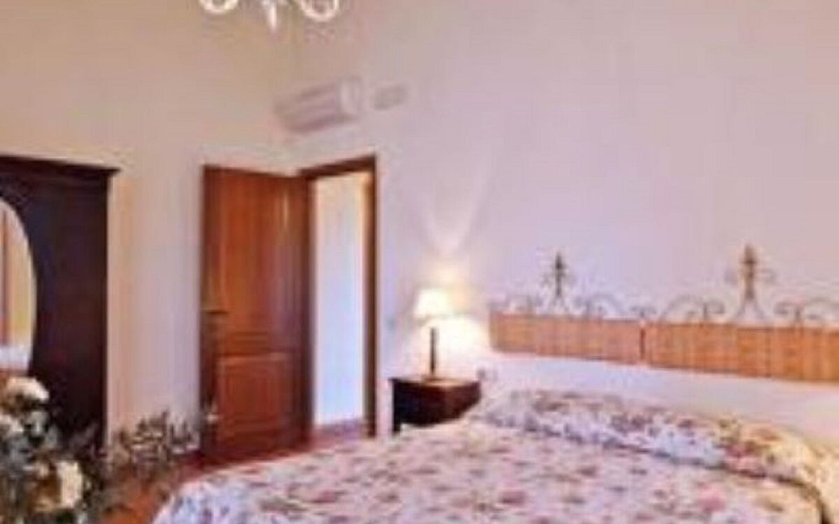 Accommodation:&nbsp;Maniscalco