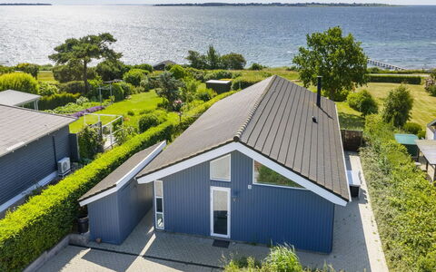 Ubavka - 100M from the Sea: Blue, Cottage, House, Home, Farmhouse, Estate, Siding