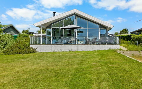 Ubavka - 100M from the Sea: Blue, Cottage, House, Home, Farmhouse, Estate, Siding