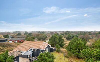 Hanne - 750M from the Sea