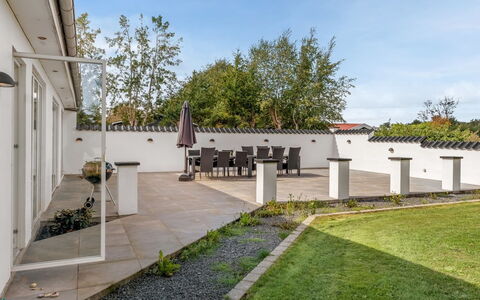 Synne - 350M from the Sea: Home, Garden, Land Lot, Estate, Shade, Landscaping, Courtyard, Concrete, Yard, Walkway