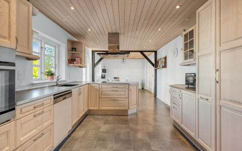Pauna - 2.5Km from the Sea: Flooring, Wood, Interior Design, Floor, Ceiling, Kitchen, Wood Flooring, Countertop, Cabinetry, Furniture