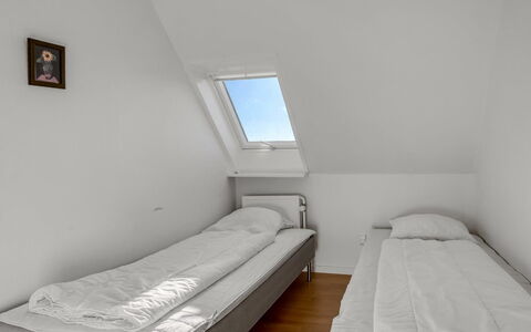 Pauna - 2.5Km from the Sea: Bedroom, Bed, Floor, Bedding, Flooring, Bed Frame, Bed Sheet, Interior Design, Ceiling