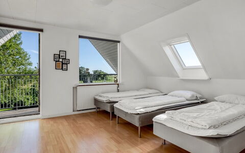 Pauna - 2.5Km from the Sea: Wood, Floor, Flooring, Interior Design, Bedroom, Ceiling, Apartment, Bed