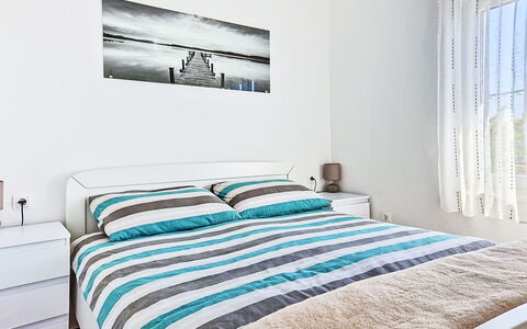 Sara: Furniture, Bed, Interior Design, Bedroom, Bedding, Bed Sheet, Flooring, Floor, Linens, Wood