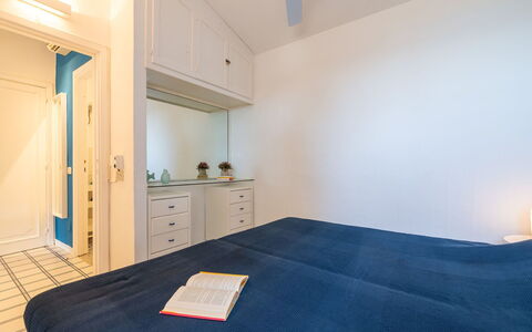 Pellicano: Interior Design, Flooring, Floor, Wall, Furniture, Ceiling, Wood, Bedroom, Bed, Room