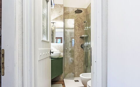 Grual: Bathroom, Wall, Flooring, Plumbing Fixture, Interior Design, Floor, Toilet, Bathroom Sink, Plumbing, Sink