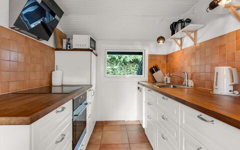 Blandina - 500M from the Sea: Kitchen, Flooring, Wood, Countertop, Interior Design, Kitchen Appliance, Major Appliance, Cabinetry, Floor, Home Appliance