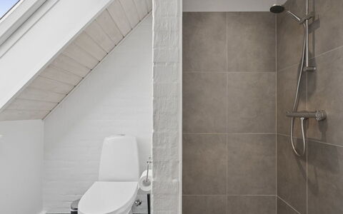 Cyrill - 2Km from the Sea: Flooring, Wall, Plumbing Fixture, Floor, Bathroom, Interior Design, Toilet, Ceiling, Plumbing, Tile