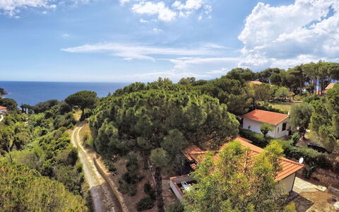 Capoliveri 860: Water, Body Of Water, Coast, Coastal And Oceanic Landforms, Sea, Residential Area, Landscape, Ocean, Headland