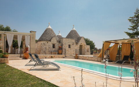 Trulli Retreat, Pool, Locorotondo: Swimming Pool, Villa
