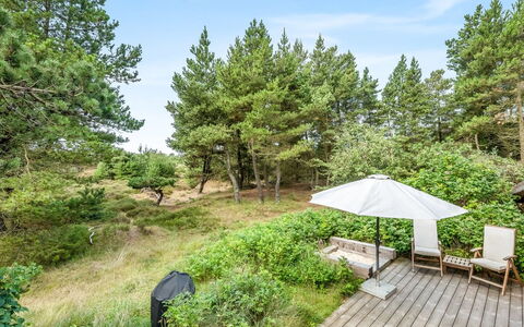 Lene - 2Km from the Sea: House, Roof, Home, Cottage, Shed, Garden Buildings, Siding, Yard, Log Cabin, Hut