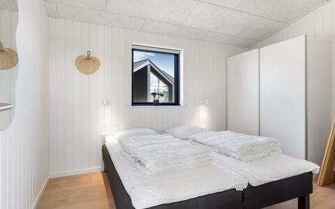 Marten - 500M from the Sea: Wood, Home, Bedroom, Bedding, Bed, Wood Stain, Plank, Hardwood, Daylighting, Design