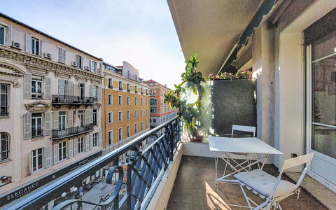 Le Lafayette: Apartment, Balcony, Condominium