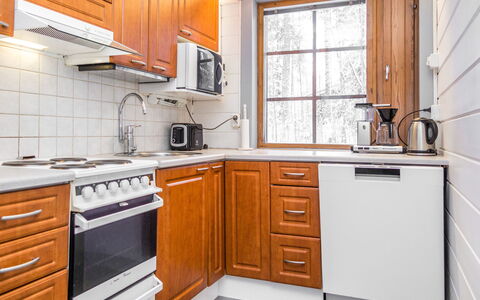 Voimatahko: Kitchen, Kitchen Appliance, Major Appliance, Countertop, Wood, Cabinetry, Flooring, Kitchen Sink, Sink, Interior Design
